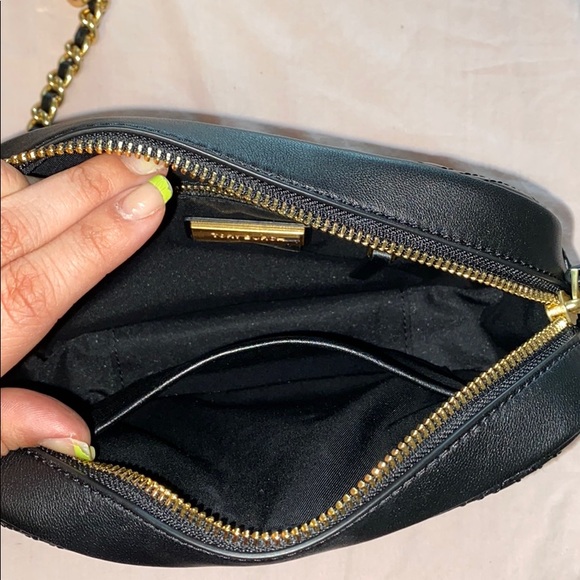 ❌SOLD❌Tory Burch Fleming Soft Camera Bag - Picture 3 of 5